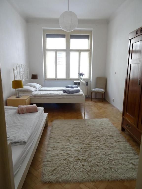 Garden Apartment On Art Nouveau Street In Central براغ المظهر الخارجي الصورة