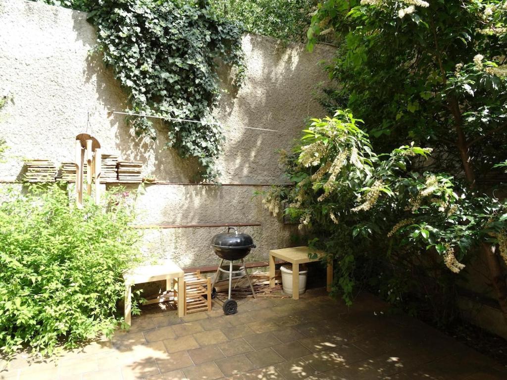 Garden Apartment On Art Nouveau Street In Central براغ المظهر الخارجي الصورة