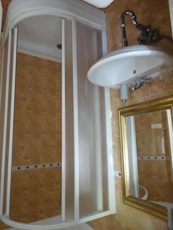 Garden Apartment On Art Nouveau Street In Central براغ المظهر الخارجي الصورة