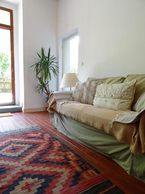 Garden Apartment On Art Nouveau Street In Central براغ المظهر الخارجي الصورة